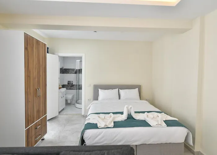 Lamira Apart Holiday&Guest House