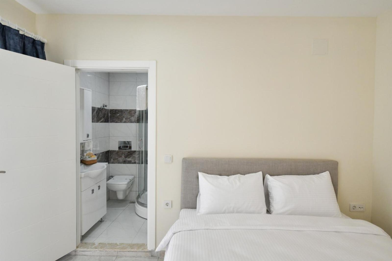 Lamira Holiday&guest House Apartament *